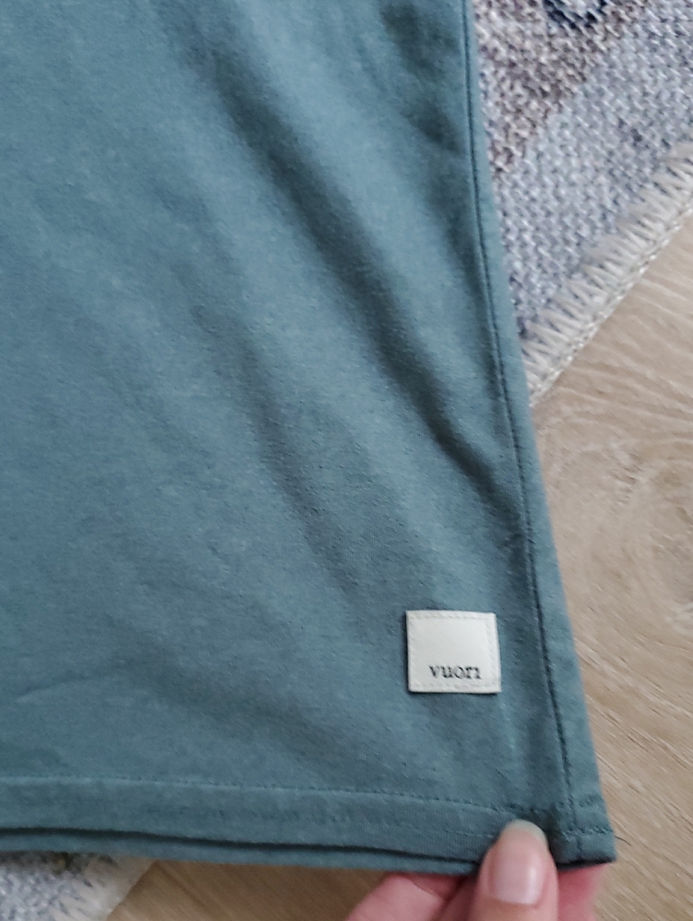 Vuori Energy Tank Top Shirt Green Performance Athleisure SzM - Picture 5 of 7